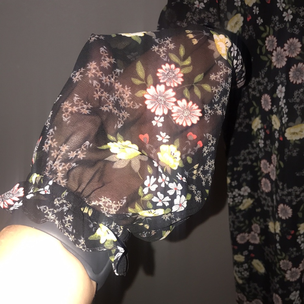 1. STATE Gorgeous Lined  Floral Tunic. - Picture 5 of 7